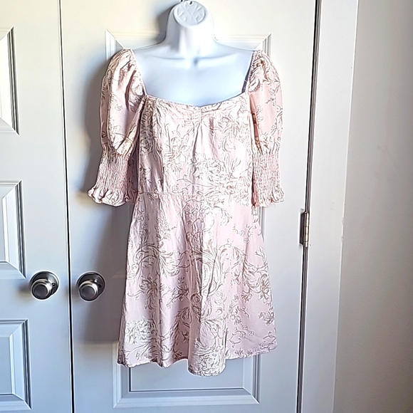 mi Ami Dresses & Skirts - Mi Ami Pink and Floral Linen Blend Mini Dress in Women's Size Medium EUC